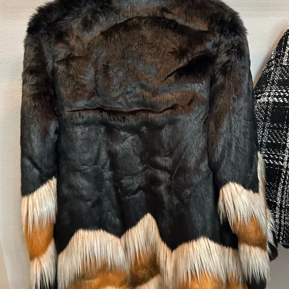 Luxurious and Funky Black and Brown Fur Coat - Picture 4 of 4